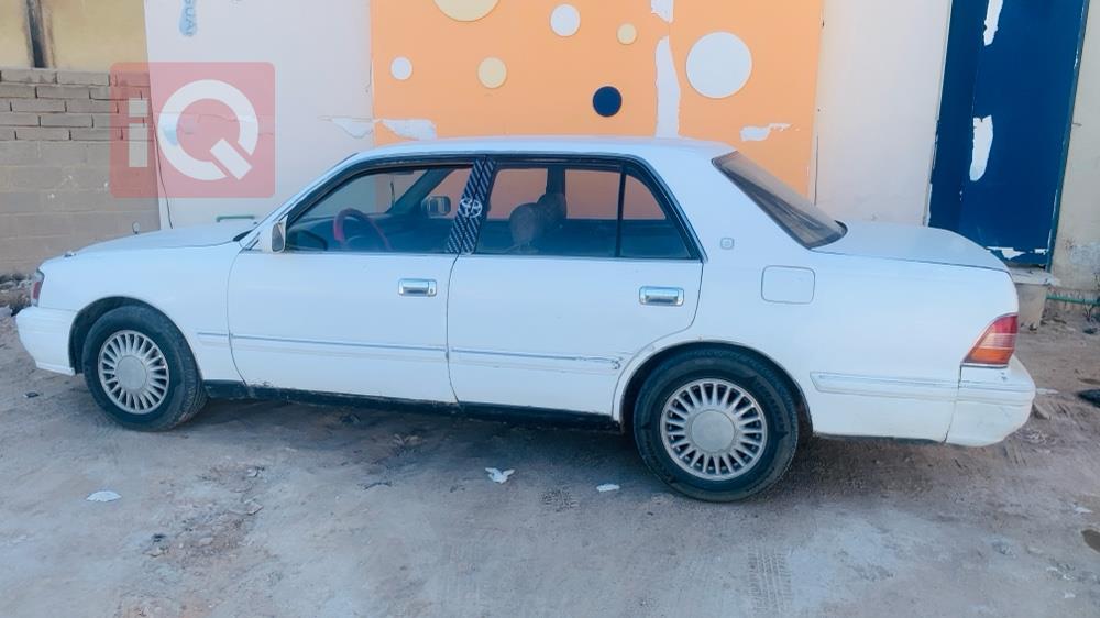 تۆیۆتا کراون